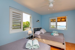 4 bedrooms, iron/ironing board, WiFi, bed sheets