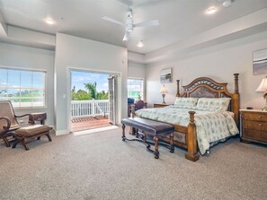 5 bedrooms, premium bedding, iron/ironing board, free WiFi - The Palm & Shell Captiva Island Luxury Vacation Rental Home (Captiva)