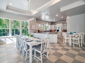 Dining - The Palm & Shell Captiva Island Luxury Vacation Rental Home (Captiva)