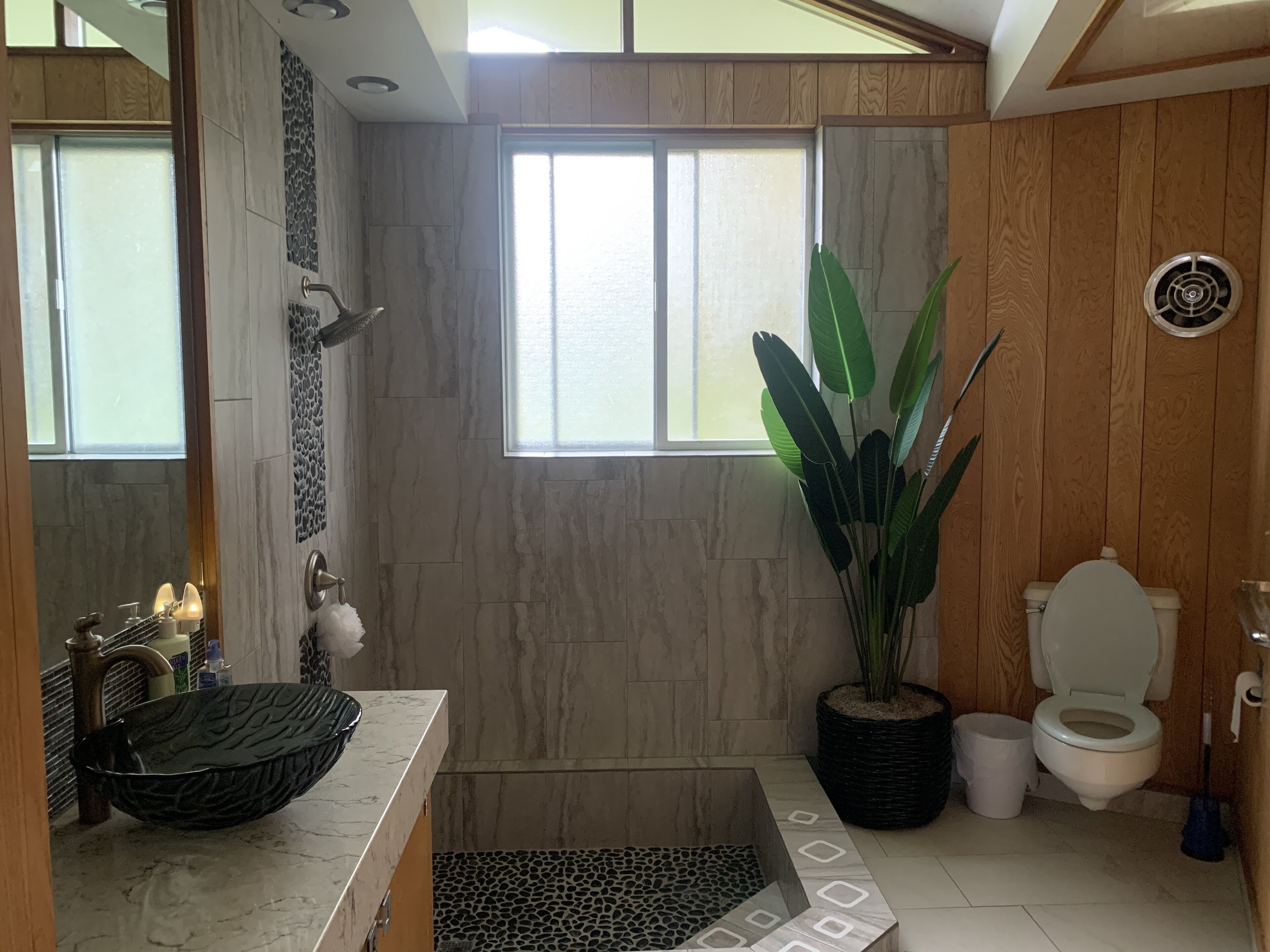 Del Prado Estate w/ Breathtaking views, Indoor Pool, Jacuzzi and a Snooker Table