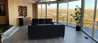 Del Prado Estates - Breathtaking views, Indoor Pool, Jacuzzi and a Snooker Table