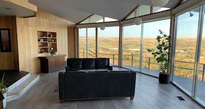 Del Prado Estates - Breathtaking views, Indoor Pool, Jacuzzi and a Snooker Table