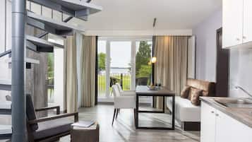 2 bedrooms, premium bedding, in-room safe, desk