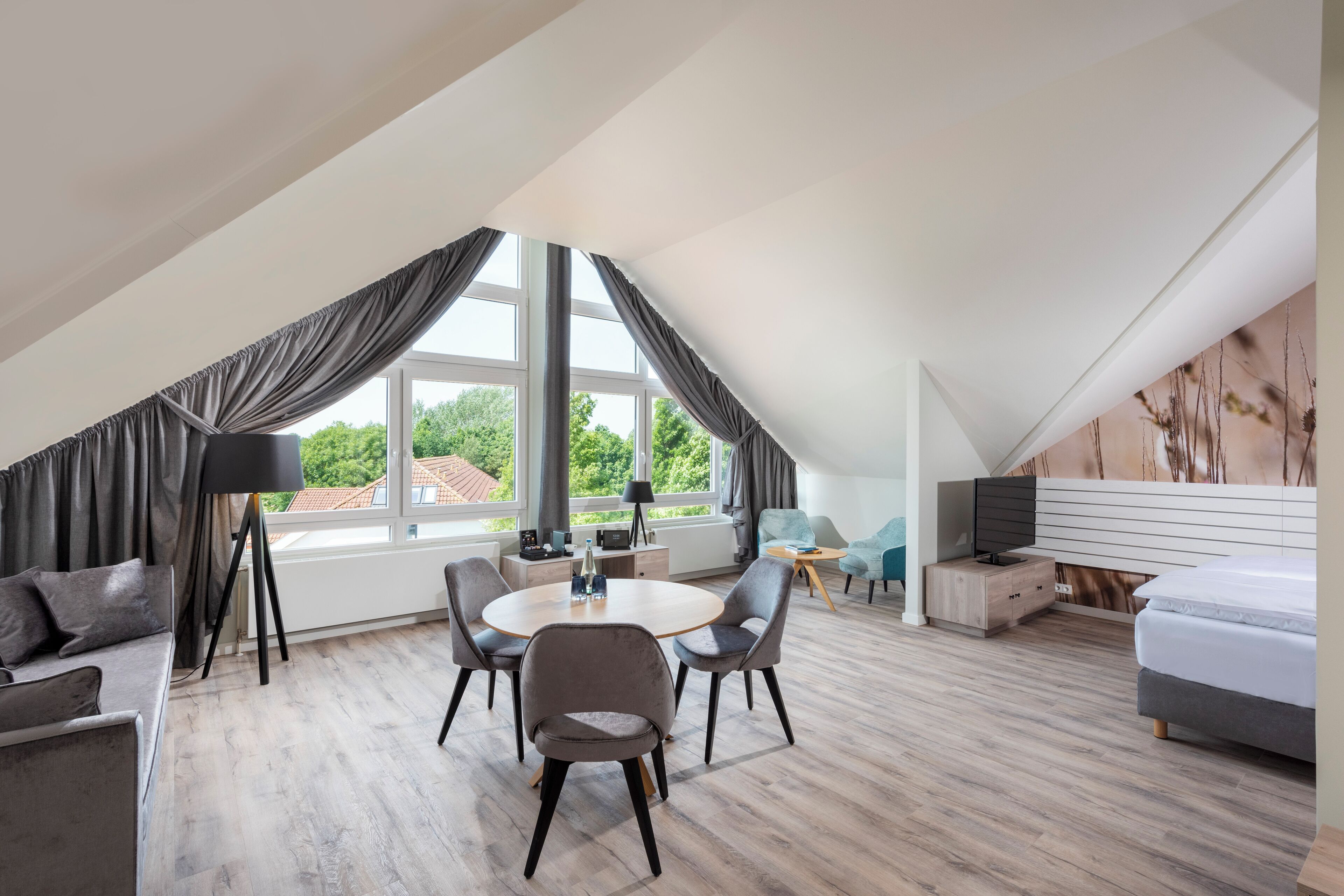 Junior Suite, 1 King Bed, Non Smoking, Air conditioning