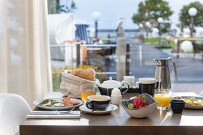 Daily buffet breakfast for a fee - Aedenlife Hotel & Resort Rügen (Trent)
