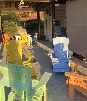 Terrace/patio - Fun for Family & Friends ! Lakefront with Private Dock, near Bridgewater Plaza ! (Moneta)