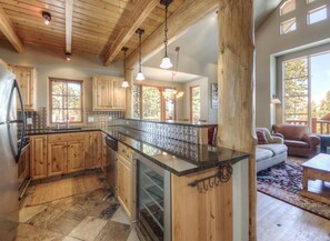 Casa | Cozinha privada | Geladeira, micro-ondas, cooktop, lava-louças