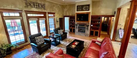 Smart TV, fireplace, DVD player, books