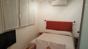 1 bedroom, WiFi - Gorgeous studio apartment in St. Ambrose (Milano)