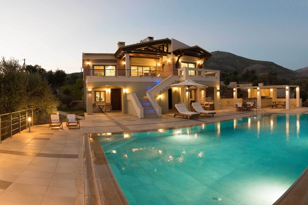 Villa Emmelia by night...