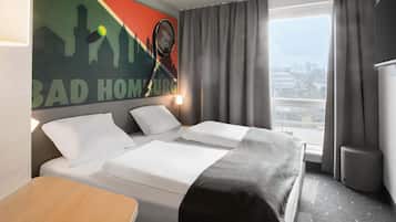 Desk, soundproofing, free WiFi, bed sheets