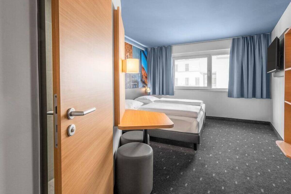 Double or Twin Room | Desk, soundproofing, free WiFi, bed sheets