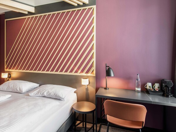 Bureau, espace de travail pour ordinateur portable