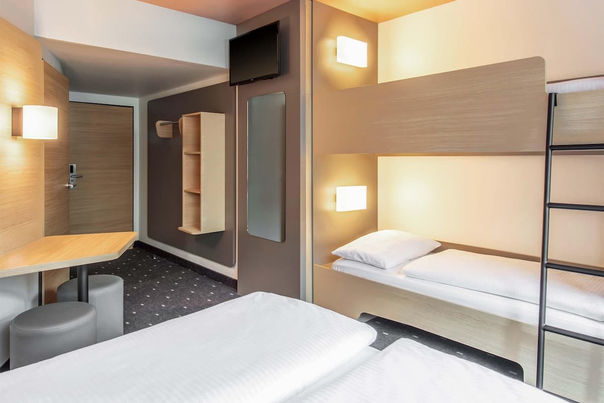 family quadruple room | desk, laptop workspace, soundproofing, free wifi