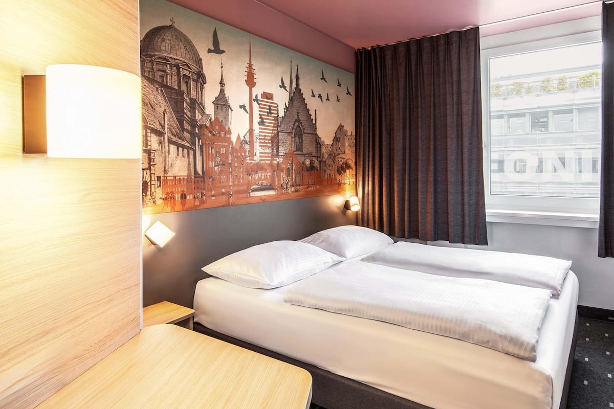 Quarto casal | Escrivaninha, espaço de trabalho para notebook, quartos à prova de som