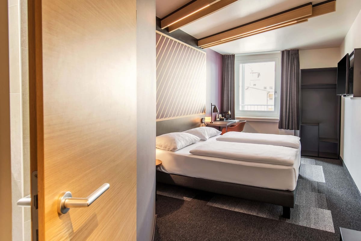 premium double room | desk, laptop workspace, soundproofing, free wifi