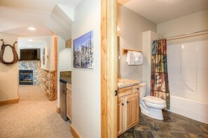 Powder Ridge Cabin | 7 Rose Bud | 4 bedrooms, WiFi (free) - Powder Ridge Cabins at Big Sky (Big Sky)