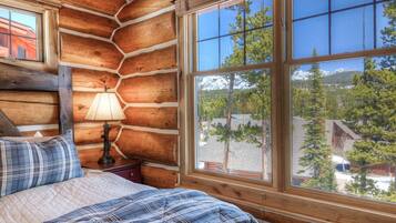Powder Ridge Cabin | 7 Rose Bud | 4 bedrooms, free WiFi