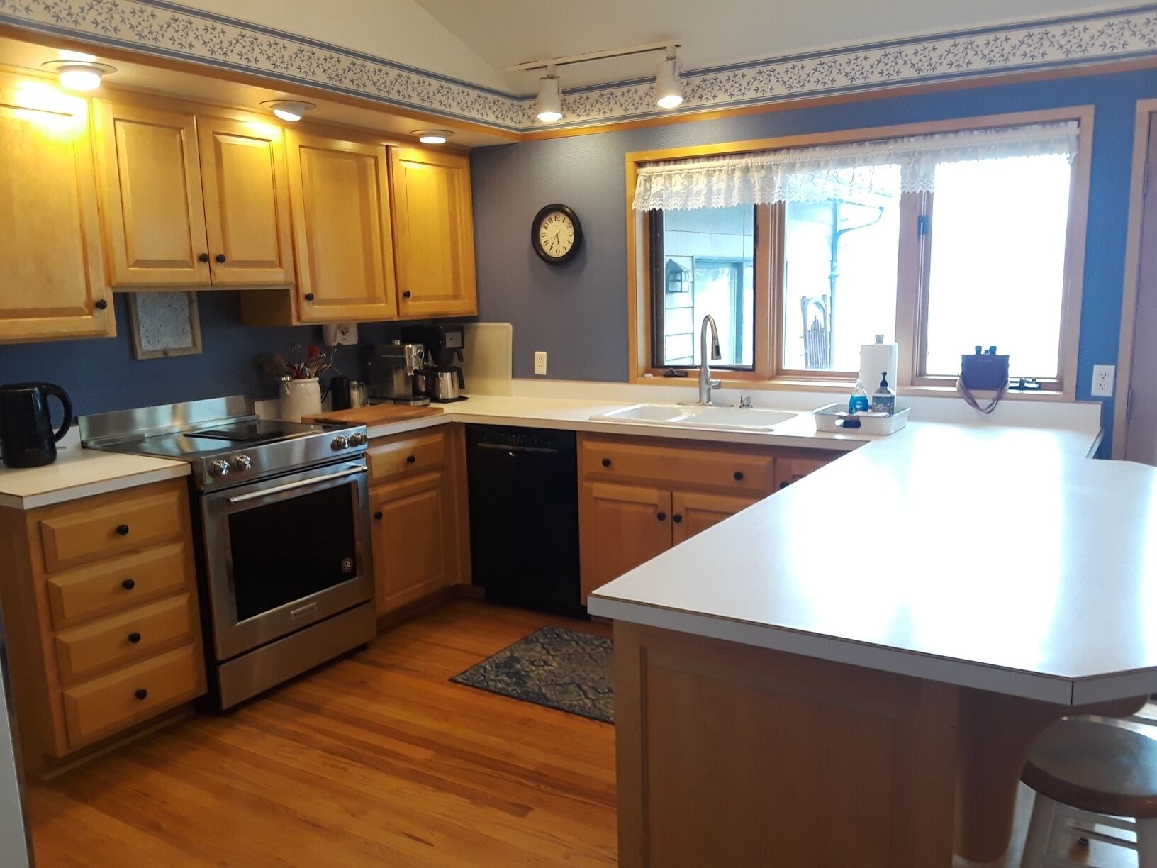 Flathead Lakefront, Private Dock, Close to Ski Resorts and Glacier National Park