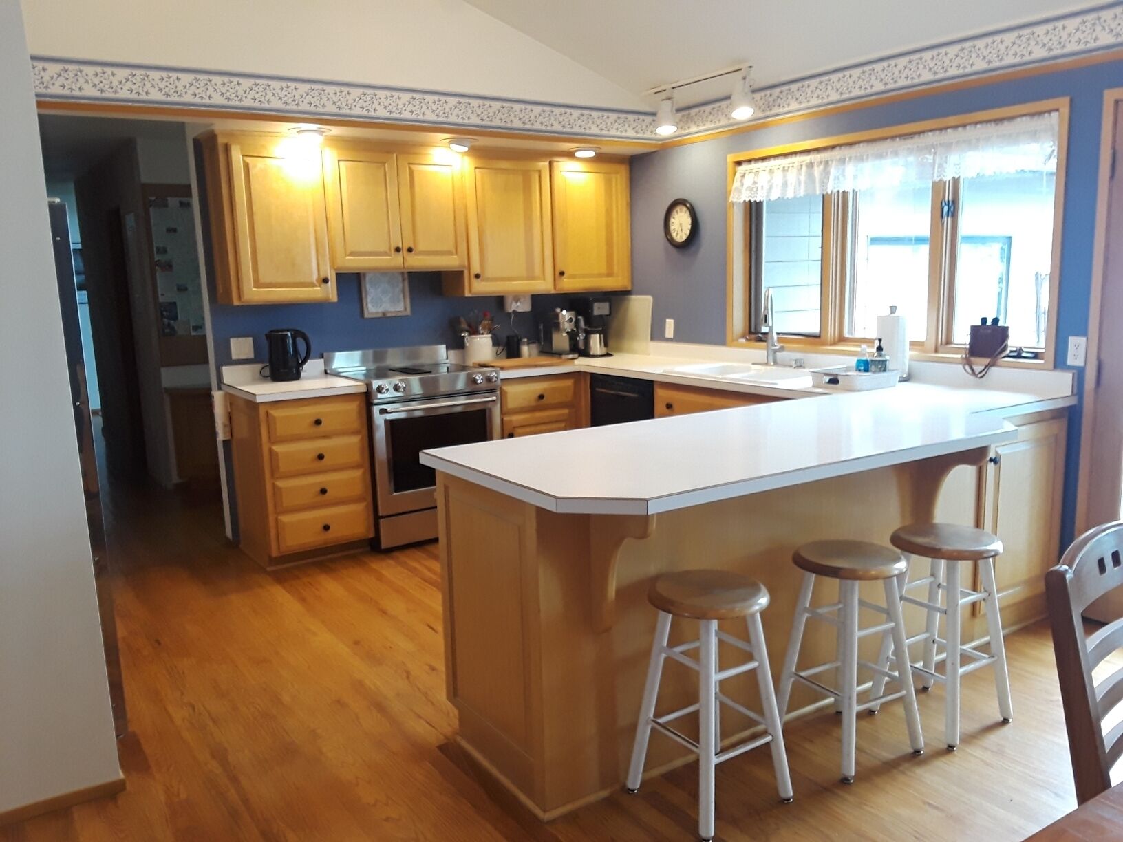 Flathead Lakefront, Private Dock, Close to Ski Resorts and Glacier National Park