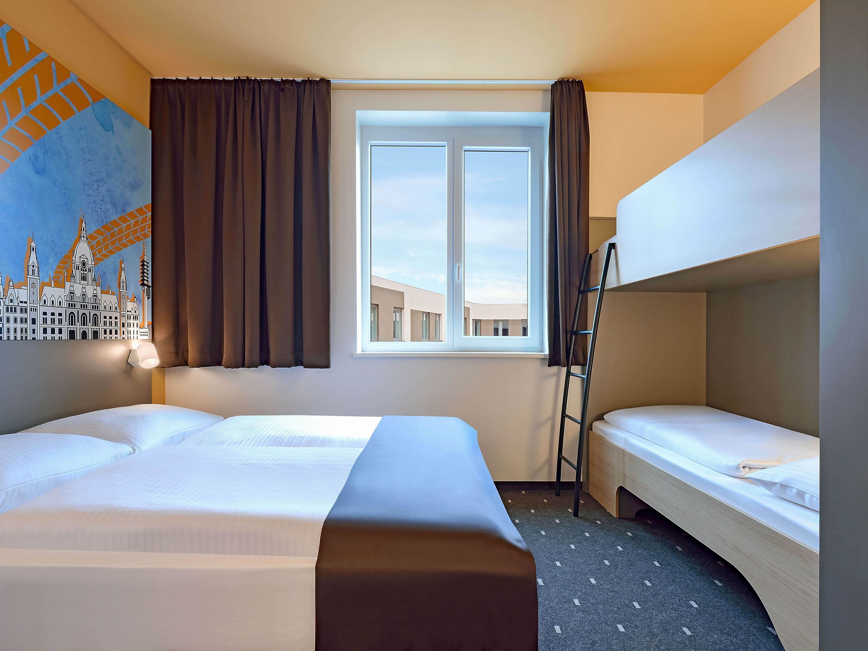 Vierbettzimmer | Kostenloses WLAN, Bettwäsche