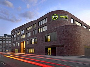 Exterior - B&B Hotel Hannover-City (Hannover)