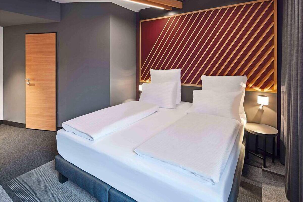 Premium Double Room | Meja, ruang kerja komputer riba, kalis bunyi, Wi-fi percuma