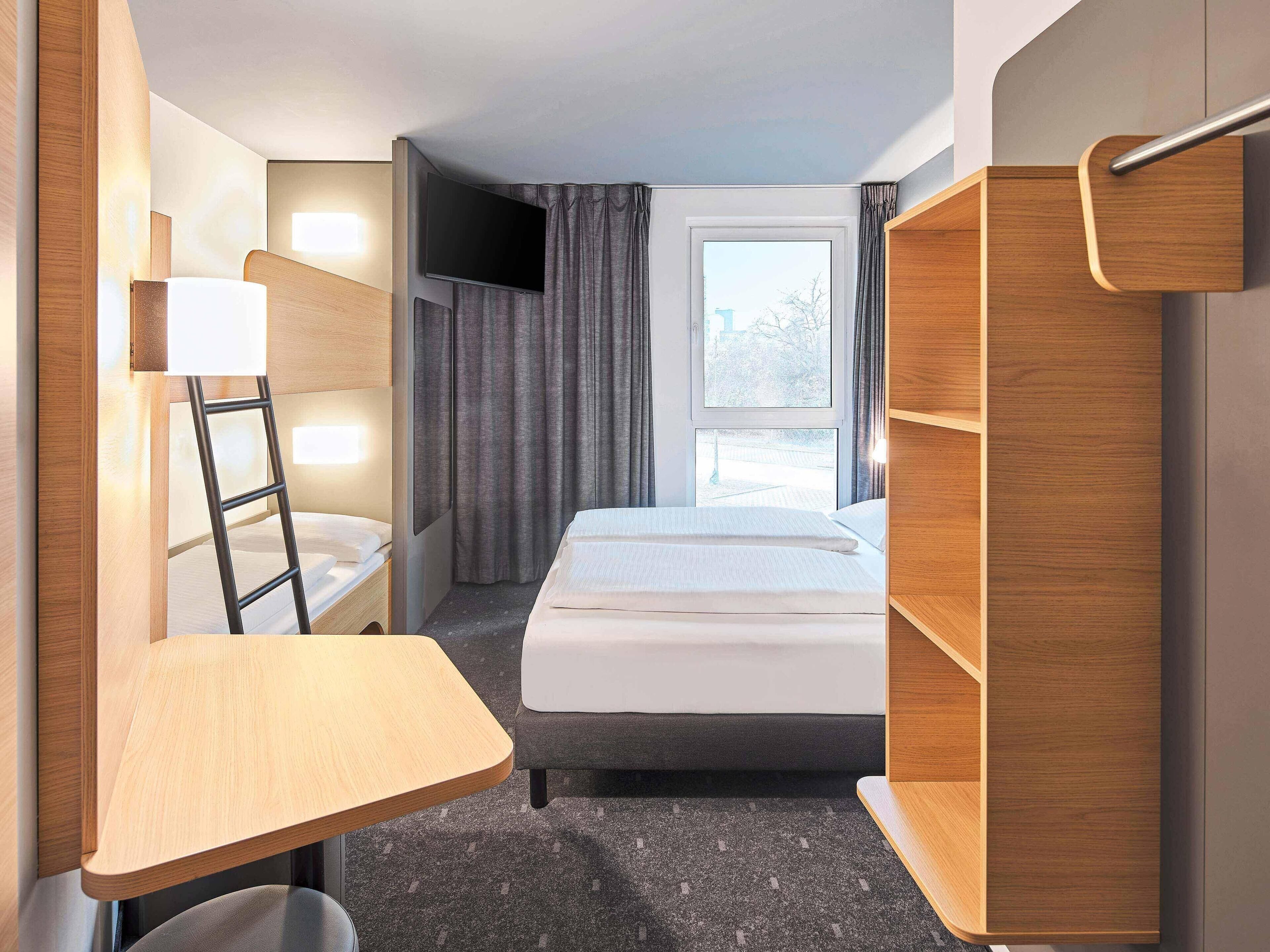 Family Quadruple Room | Desk, laptop workspace, soundproofing, free WiFi