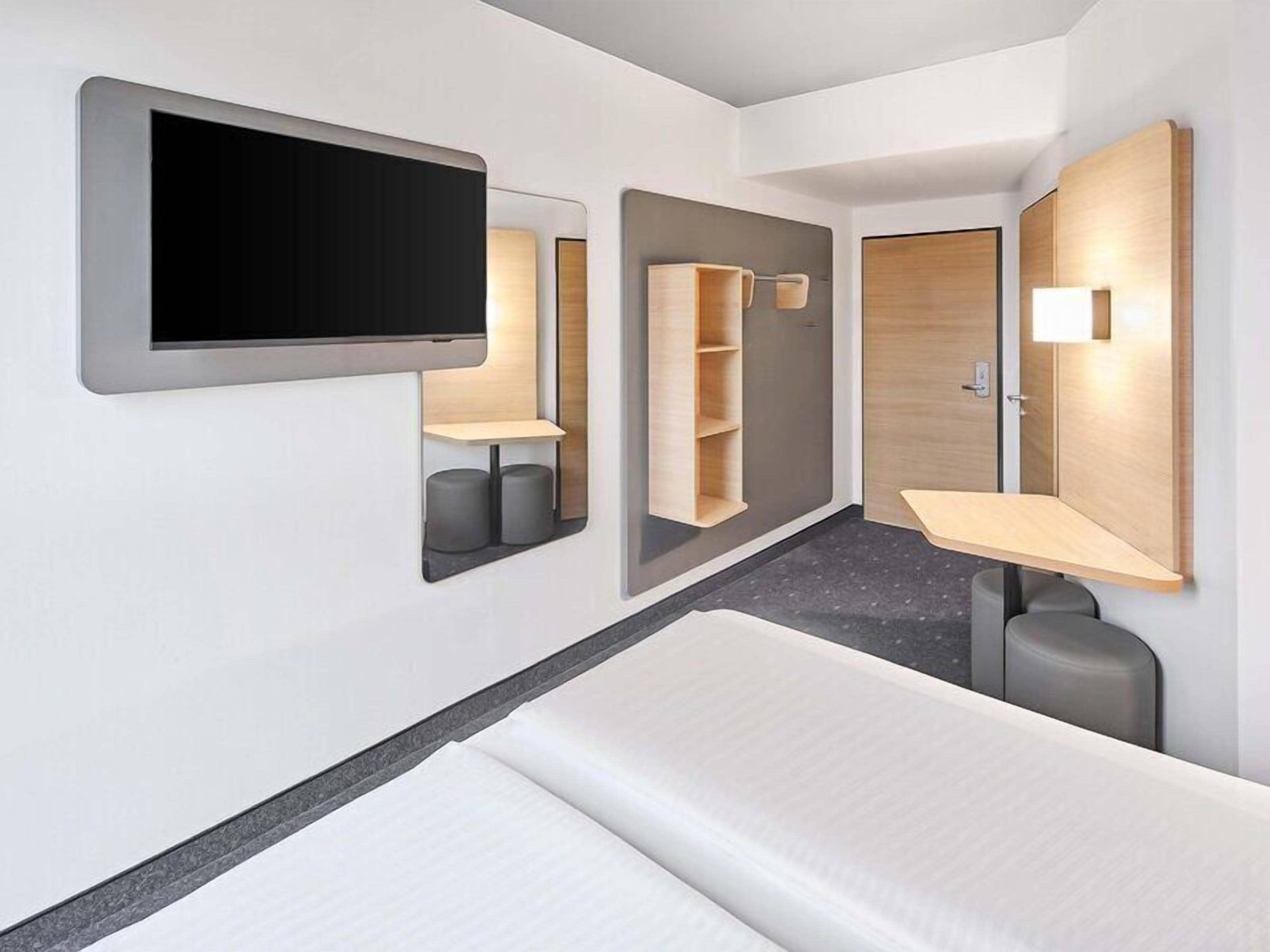 Double Room | Desk, laptop workspace, soundproofing, WiFi (free)