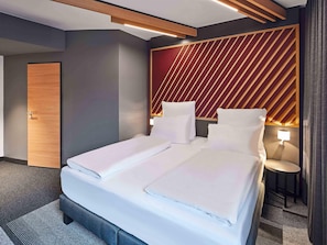 Habitación Premium doble | Escritorio y espacio para trabajar con un portátil
