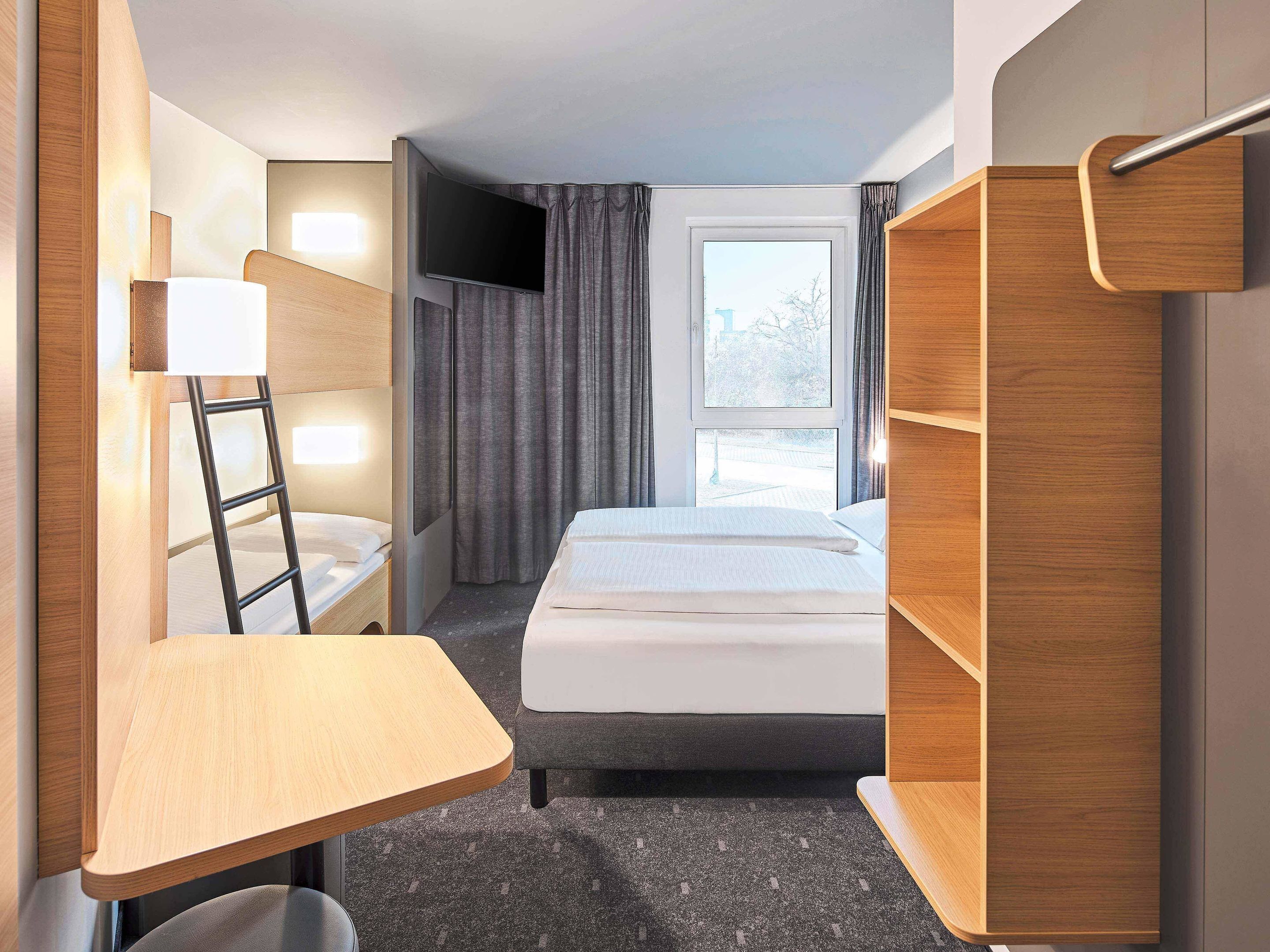 Family Quadruple Room | Desk, laptop workspace, soundproofing, free WiFi