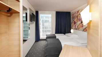 Habitación con 1 cama doble o 2 individuales | Escritorio, sistema de insonorización, wifi gratis y ropa de cama