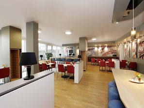 Dining - B&B Hotel Berlin-Alexanderplatz (Berlin)