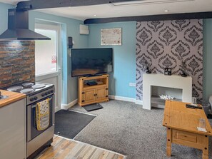 Oven, cookware/dishes/utensils