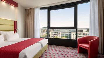 Comfort kamer (Comfort Plus) | 1 slaapkamer, een minibar, een kluis op de kamer, een bureau