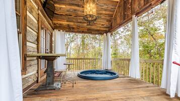 Bain à remous extérieur