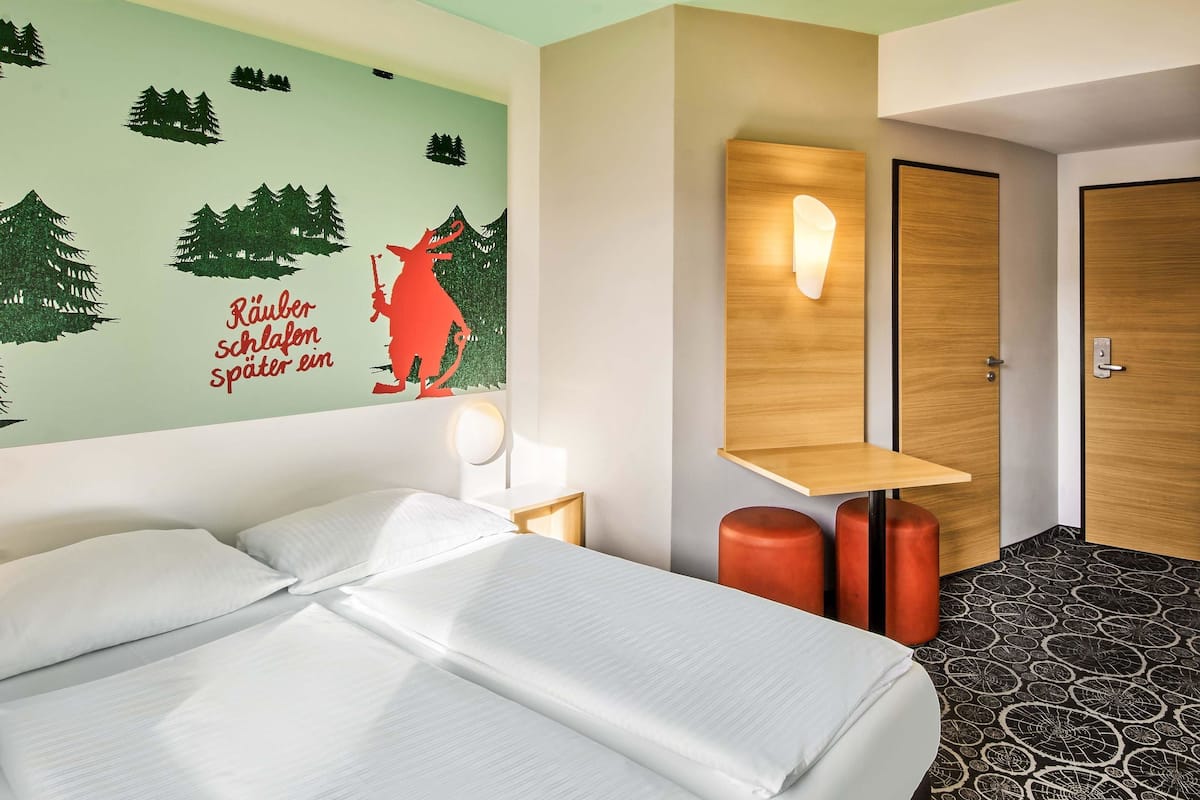 Habitación doble | Escritorio, wifi gratis y ropa de cama