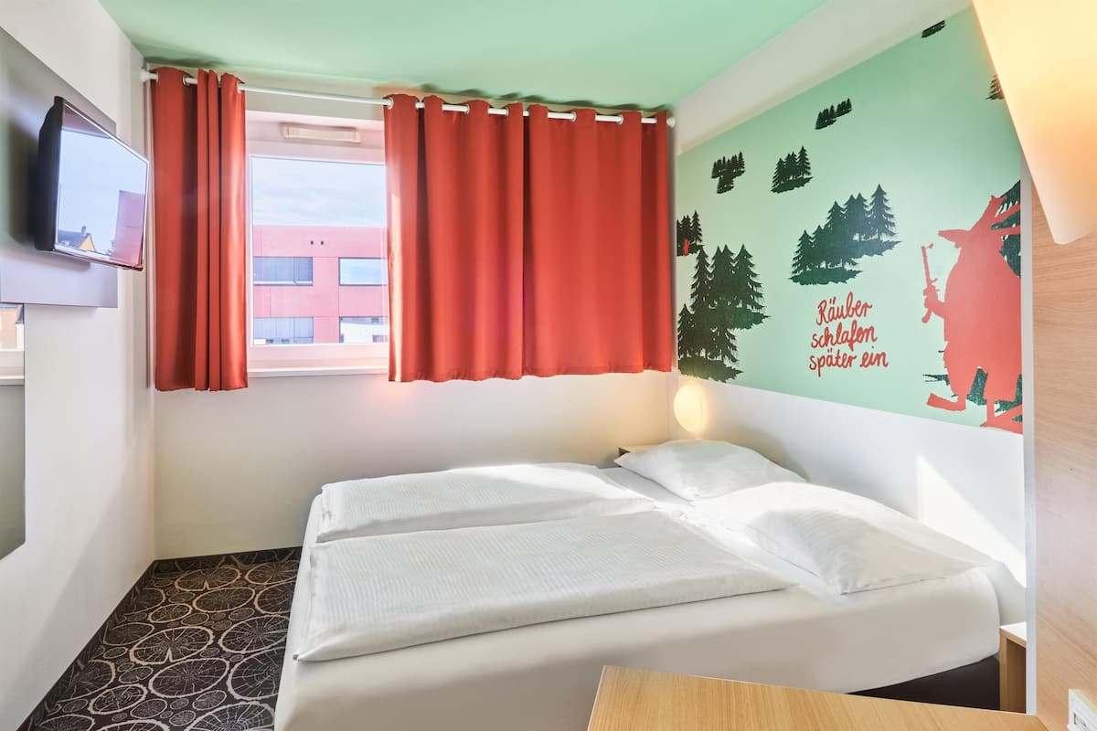 Double Room | 1 bedroom, desk, free WiFi, bed sheets