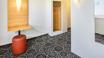 Desk, free WiFi, bed sheets