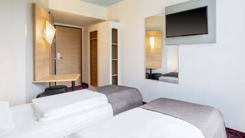Zweibettzimmer | Schreibtisch, schallisolierte Zimmer, kostenloses WLAN, BettwÀsche