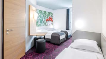 Schreibtisch, schallisolierte Zimmer, kostenloses WLAN, Bettwäsche