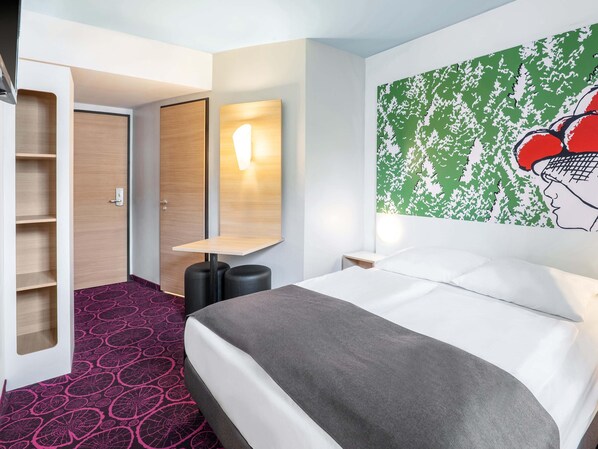 办公桌、隔音、免费 WiFi、床单