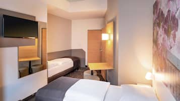 Dreibettzimmer | Schallisolierte Zimmer, kostenloses WLAN, Bettwäsche