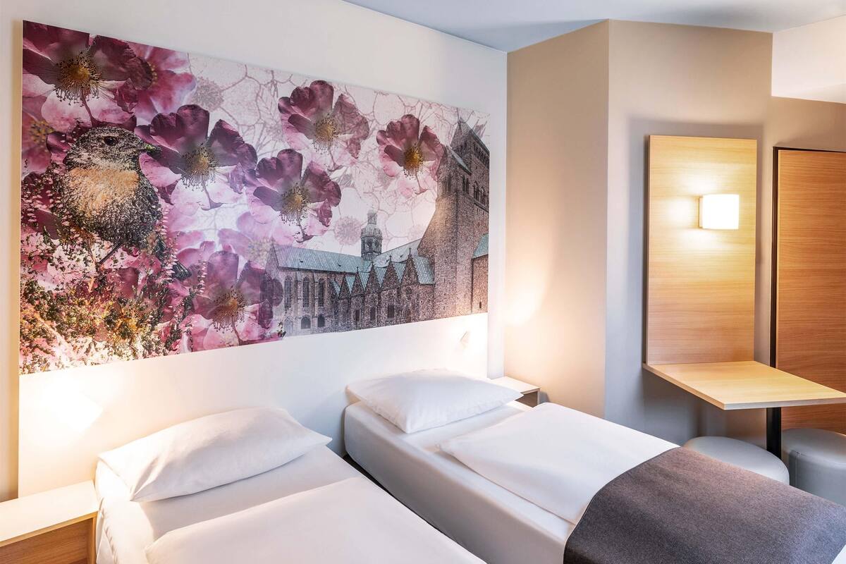 twin room | soundproofing, free wifi, bed sheets