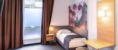 Soundproofing, WiFi (free), bed sheets