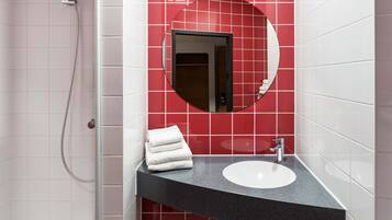 Schallisolierte Zimmer, kostenloses WLAN, Bettwäsche