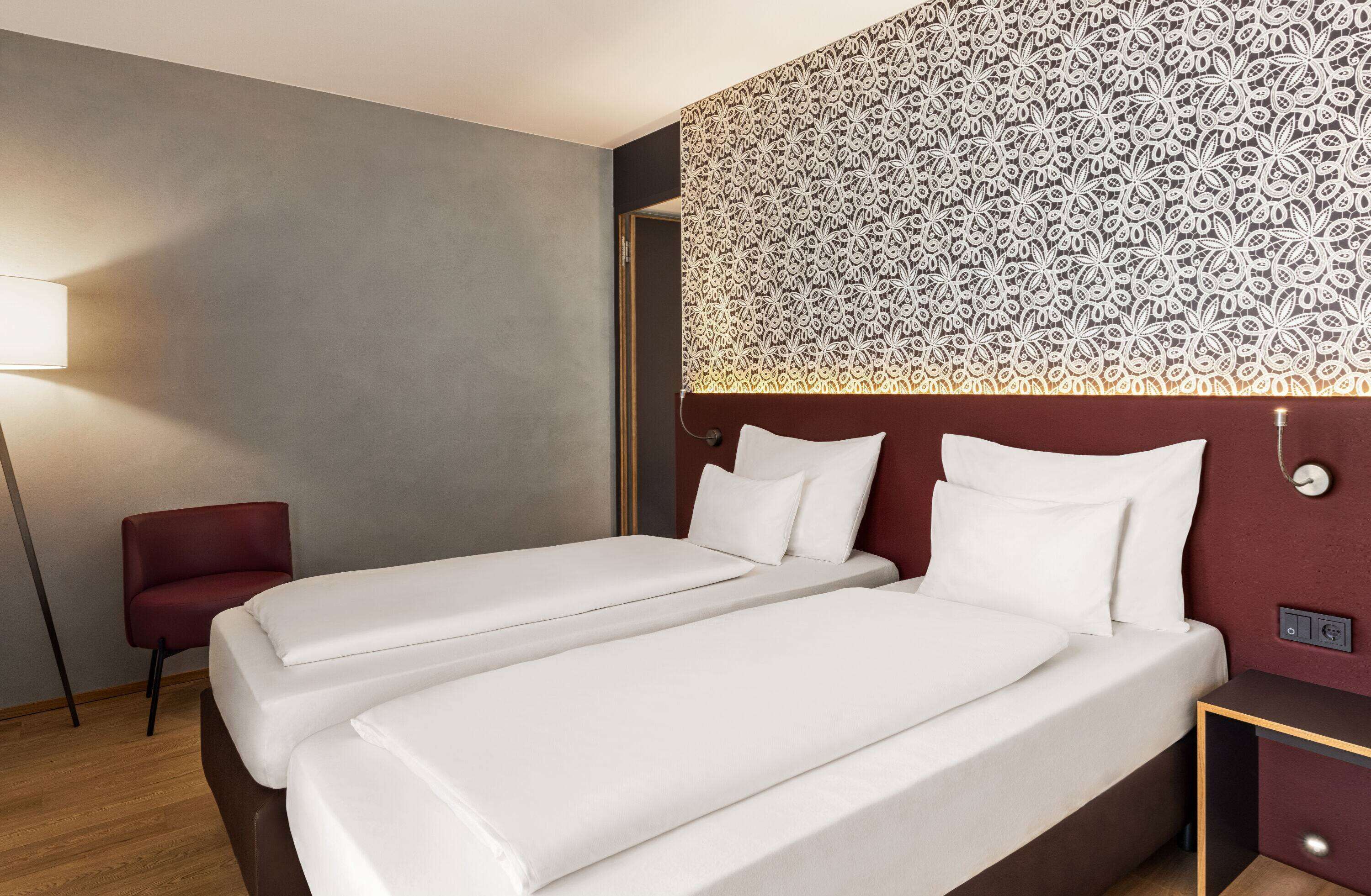 comfort room (plus) | hypo-allergenic bedding, minibar, in-room safe, soundproofing