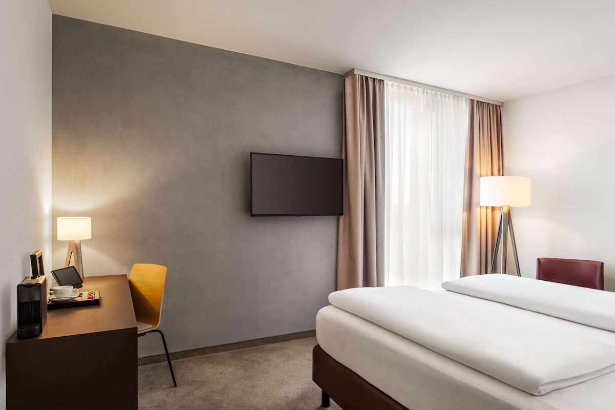 Phòng tiện nghi đơn giản (Plus) | Bộ đồ giường kháng dị ứng, minibar, két bảo mật tại phòng