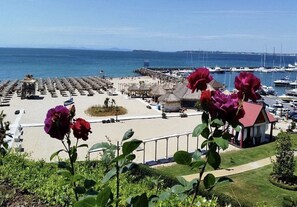 Beach nearby - Menada Galateya Apartments (Sveti Vlas)