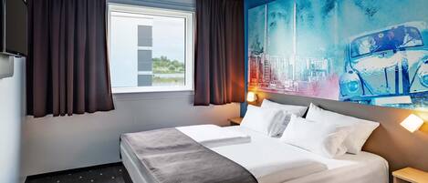 Desk, laptop workspace, soundproofing, free WiFi